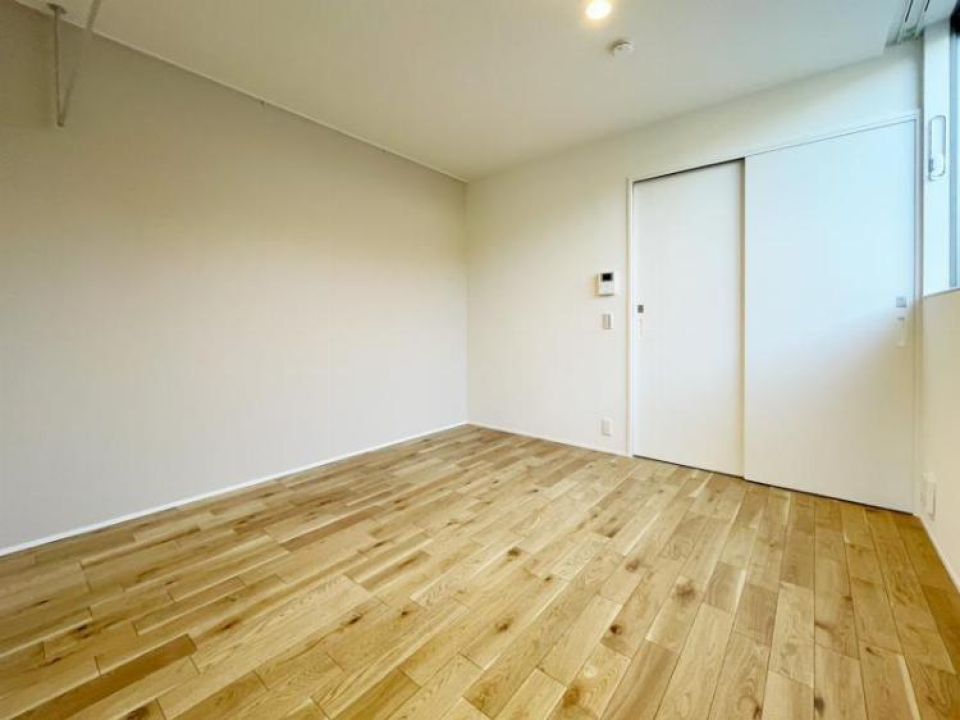 木目が目立つのがラフ感がおしゃれなフロアです。