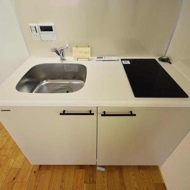 真っ白なキッチンだから綺麗に使いたくなる