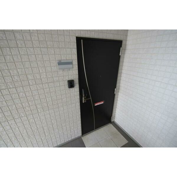 玄関
TVドアホン付きで安心