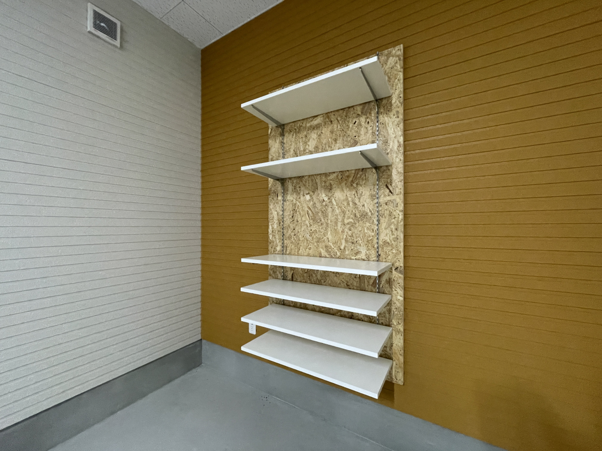 シャルフがおしゃれ♪好きなものを飾ってもいいですね。