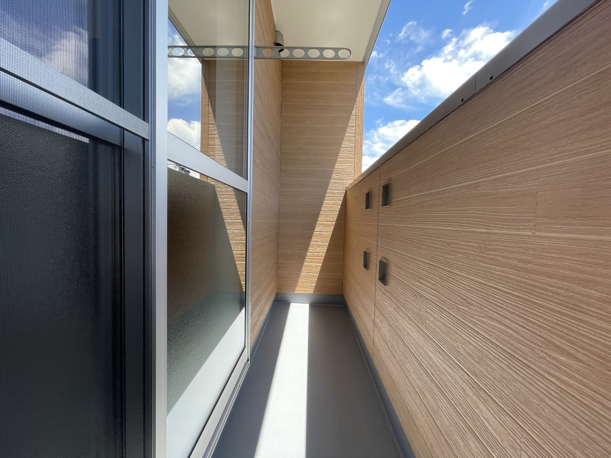 ベランダは日当たり良好です