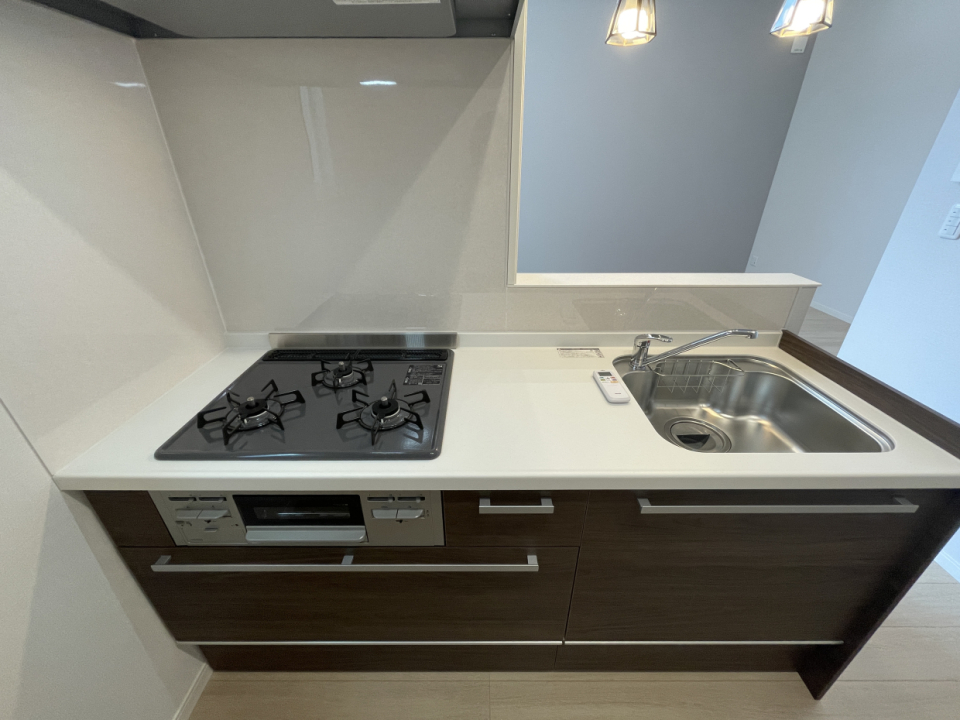 3口コンロなので忙しい朝も料理が楽々♪