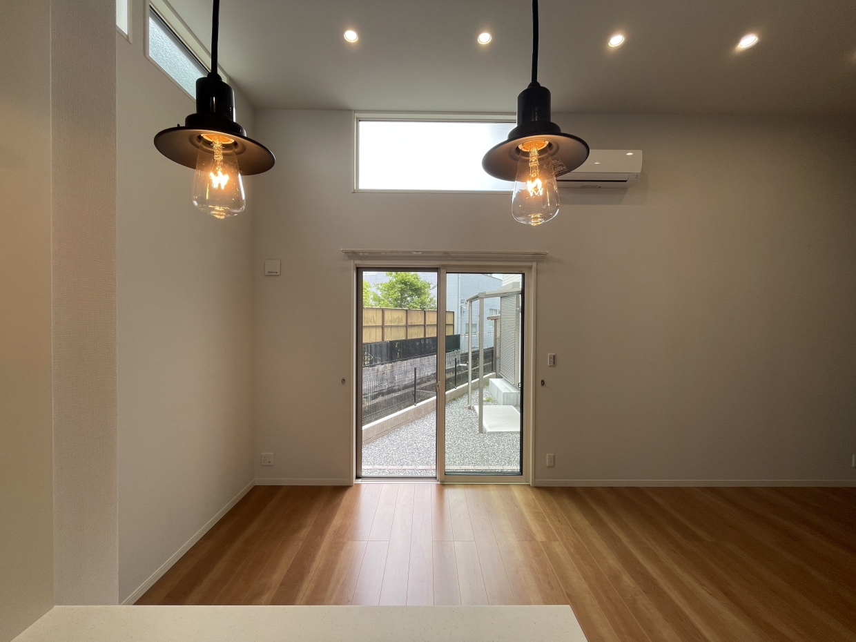 カウンターのライトがおしゃれ