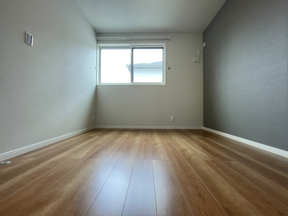 二階の洋室6.5帖。