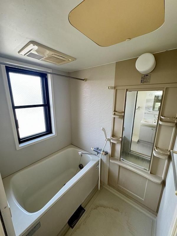 浴室
家族と一緒に入浴できそう