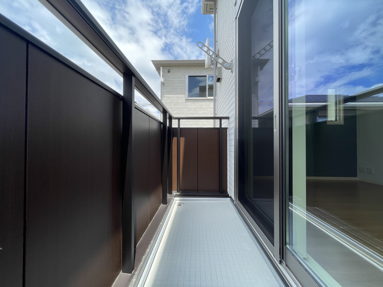 ベランダは日当たり良好