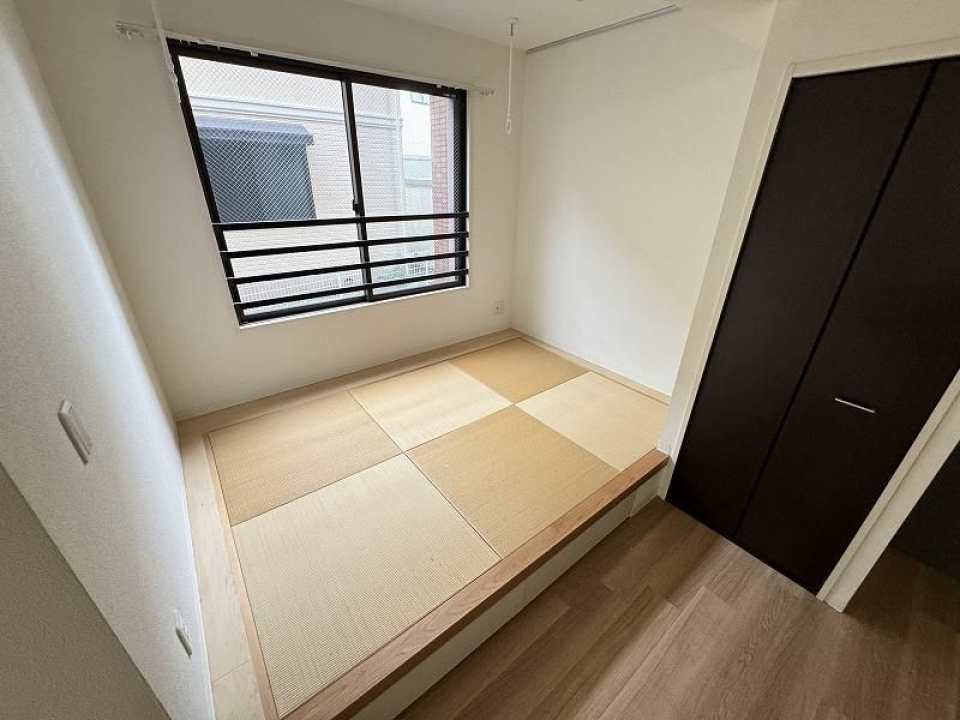 こちらは4帖の畳スペース