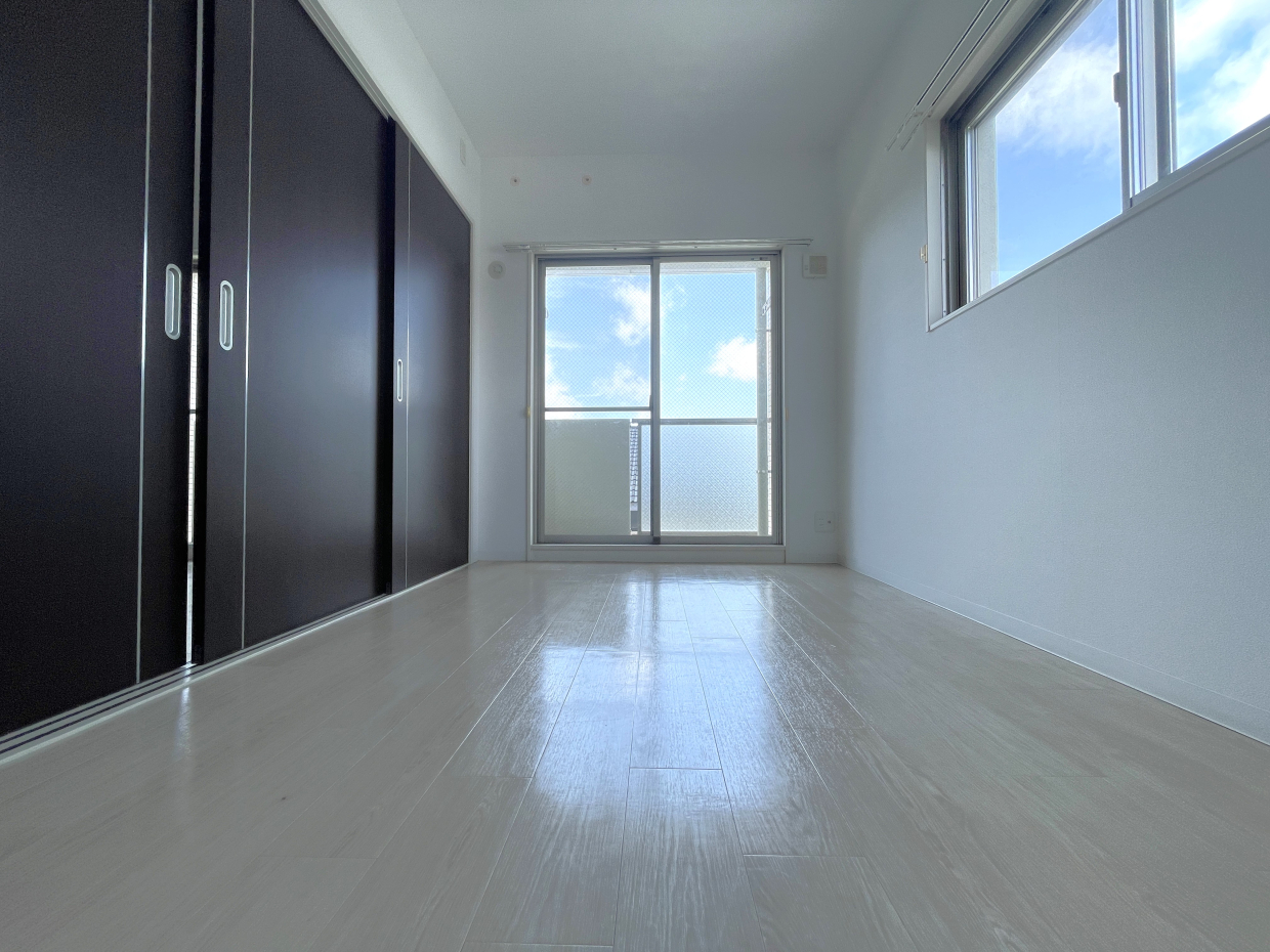 角部屋特権の二面採光で明るいです