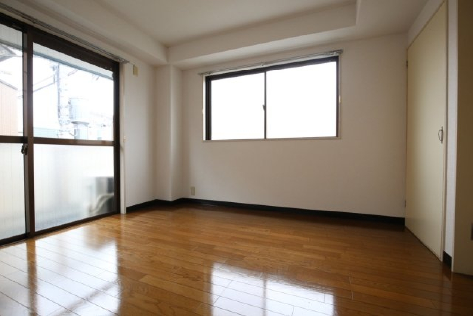 ２面採光で明るい日差しを取り入れることができます。