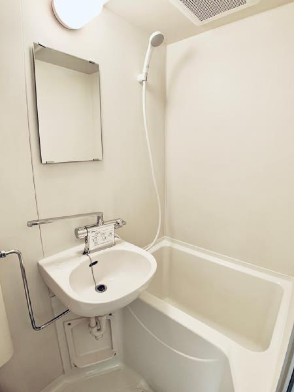 白くまとめられていて清潔感があります。