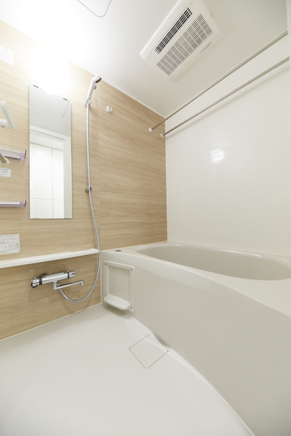 浴室
※写真は同タイプ住戸です。