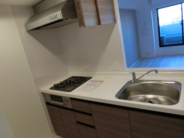 カウンターキッチンなのでテレビを見ながらお料理ができます。
※写真は同タイプ住戸です。