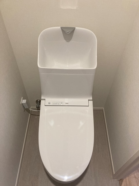 手洗い付きのトイレです。※写真は同タイプ住戸です。