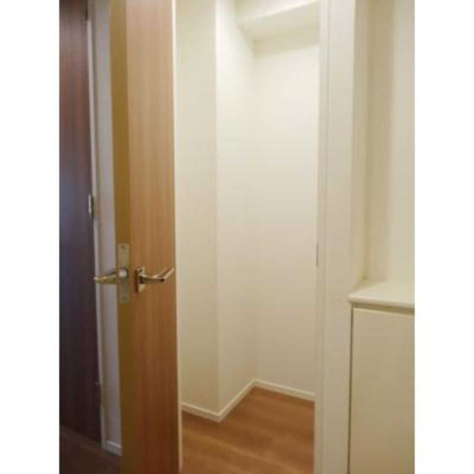収納に利用できるスペースです。
※写真は同タイプ住戸です。