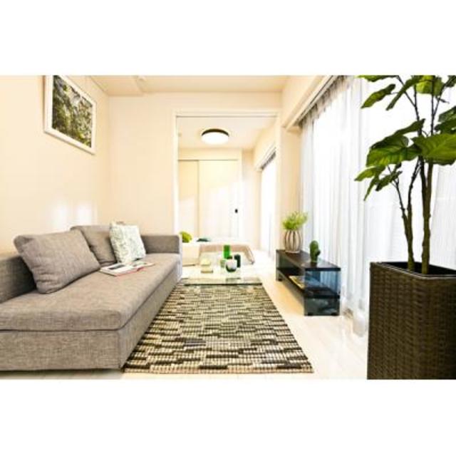 5.9帖のダイニングキッチンです。
※写真は同タイプ住戸です。家具・小物はイメージです。