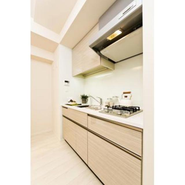 キッチン
シンプルでお部屋に馴染むデザインです。
※写真は同タイプ住戸です。小物はイメージです。