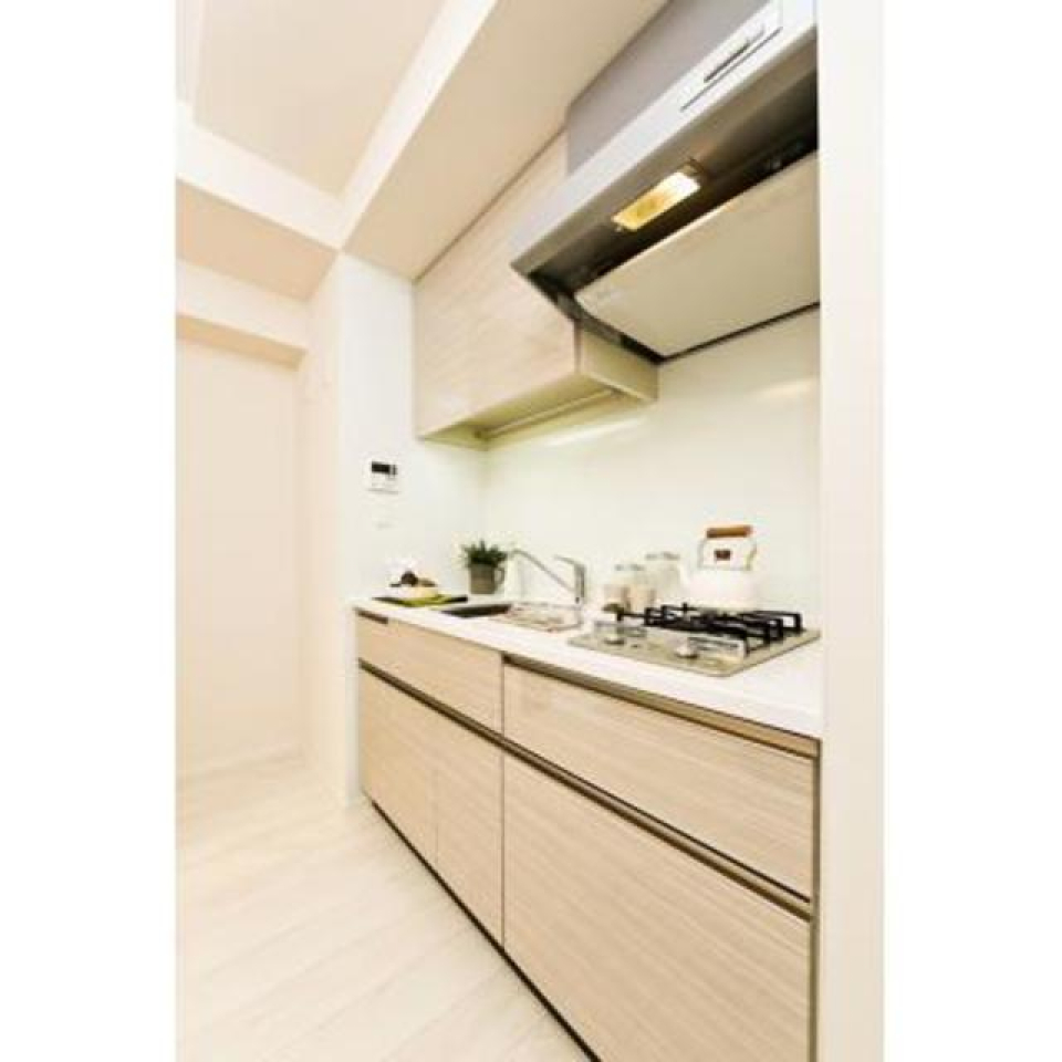 キッチン
シンプルでお部屋に馴染むデザインです。
※写真は同タイプ住戸です。小物はイメージです。