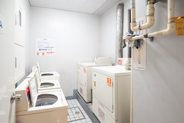 1階にコインランドリーあるのは便利！！