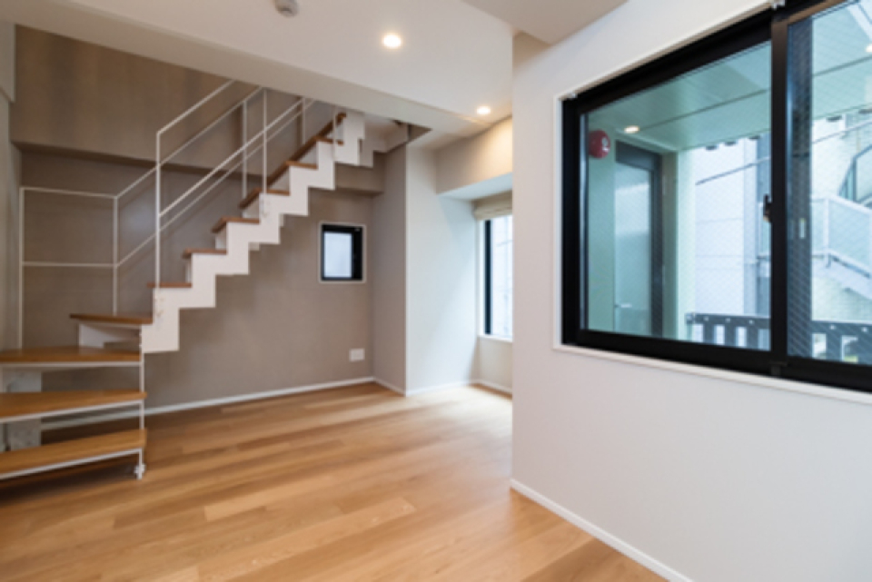 窓が大きくお部屋に解放感があります※写真は同タイプ住戸です。