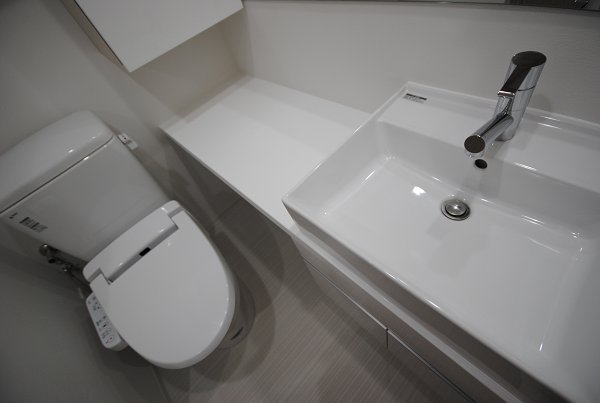 朝の忙しい時間はトイレと洗面を同時にパパッと済ませちゃいましょう！