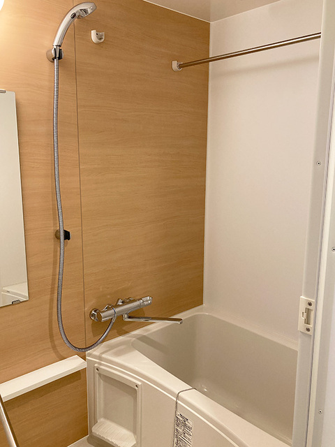 木目調のナチュラル印象がある浴室です。※写真は同タイプ住戸です。