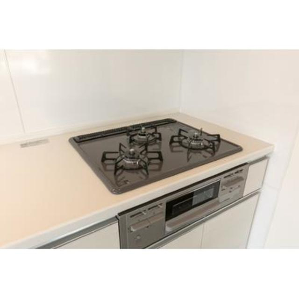 便利な三口コンロ※写真は同タイプ住戸です。