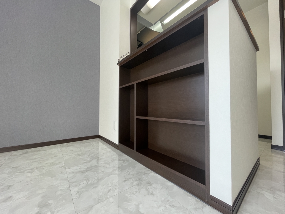 LDK側にもかわいい棚が付いてます。