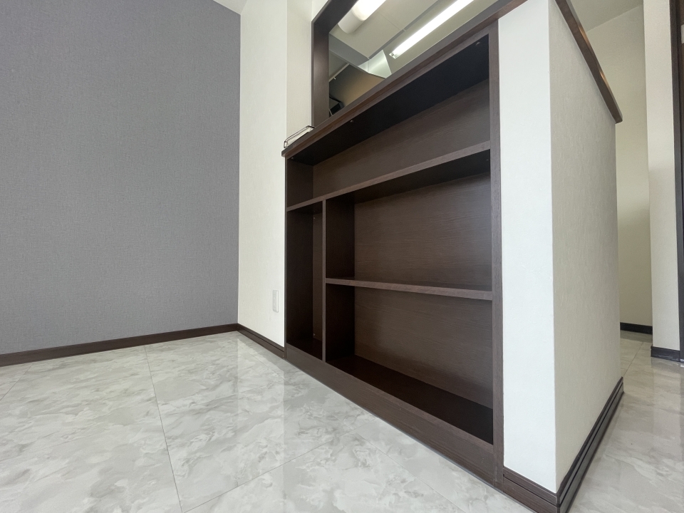 LDK側にもかわいい棚が付いてます。