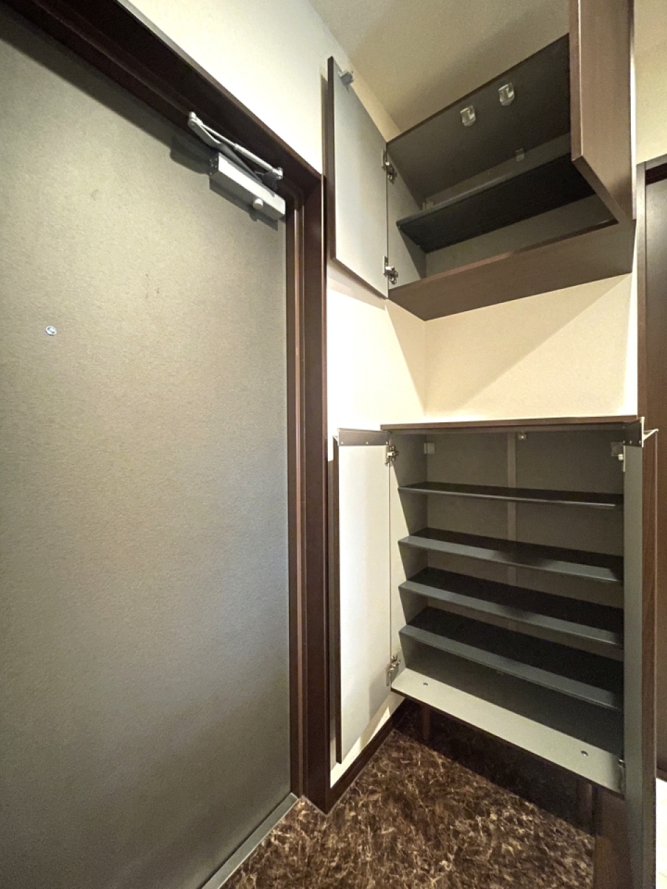 シューズボックス付き