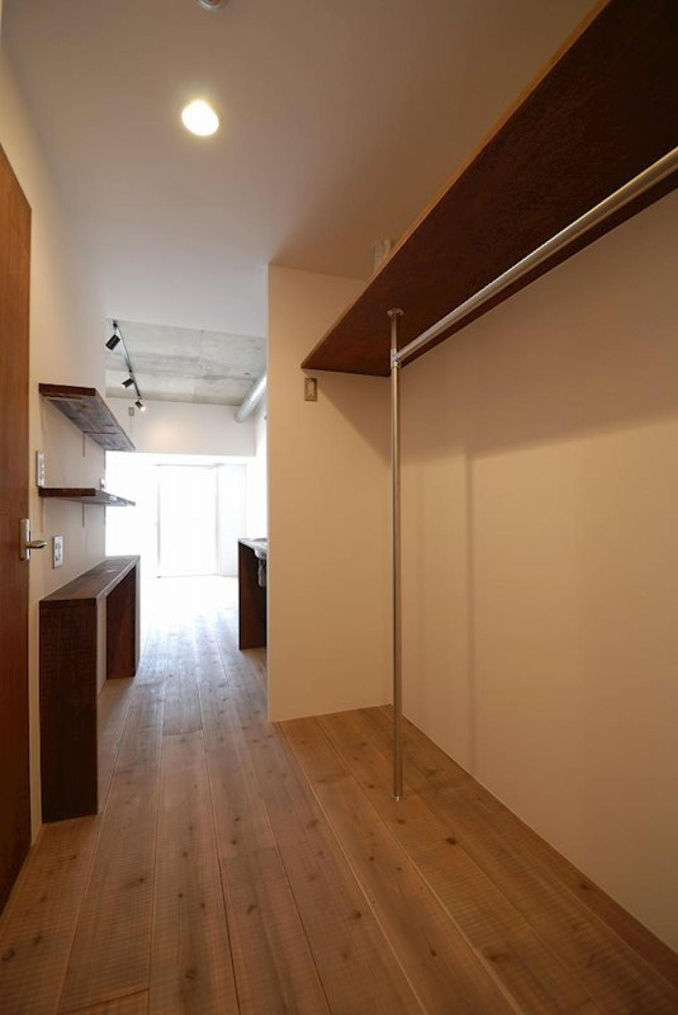 廊下スペースを最大限活用したクローゼット