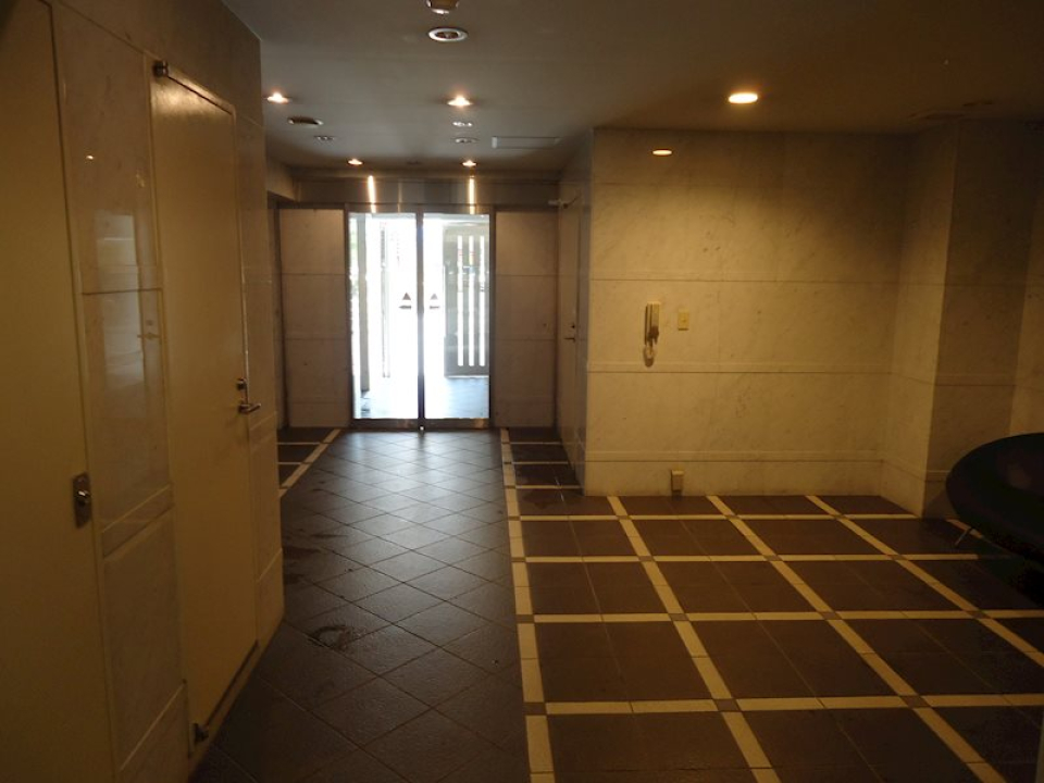 オートロック付きのエントランス