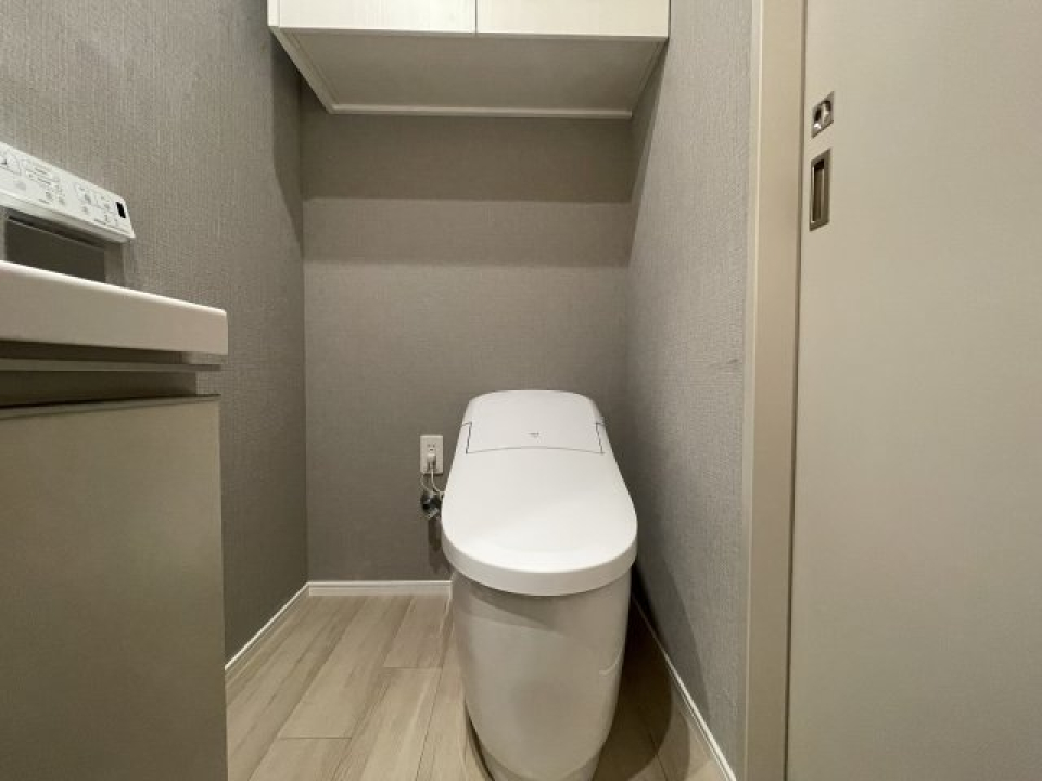 グレーのウォールが落ち着いた印象を与えてくれます。