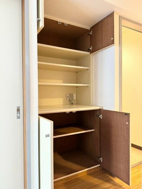 収納がキッチンのすぐ横にあります。家電の置き場所にも困りません。