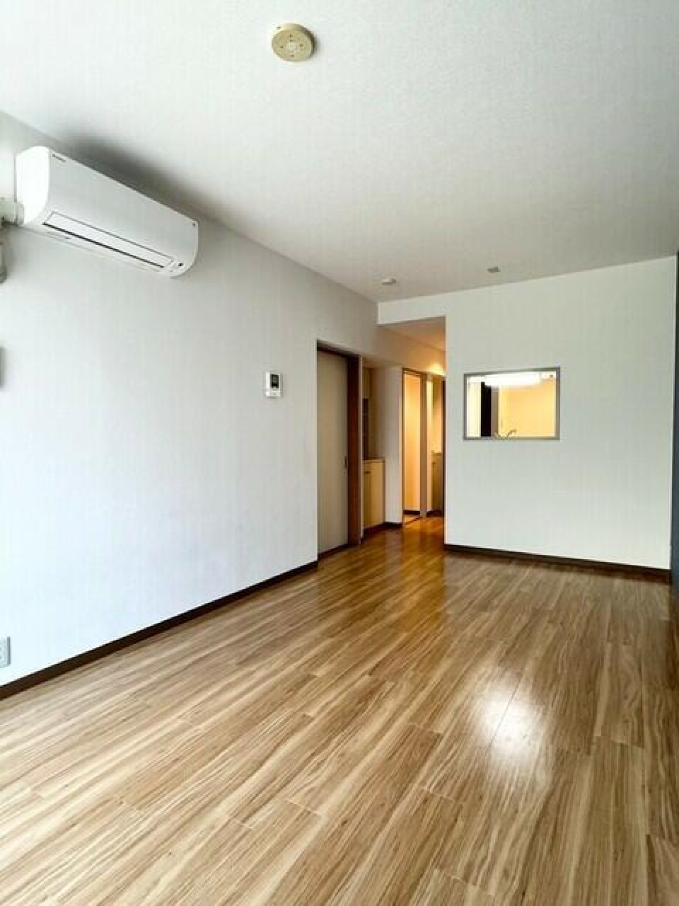 ちらっとキッチンの様子が見えるので、コミュニケーションがとりやすいです。