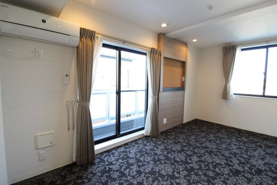 シックさが段違い。このフロアに負けないカッコいい暮らしがしたいですね。