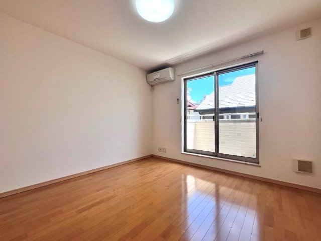 最上階・角部屋なので騒音の心配が少ないです。