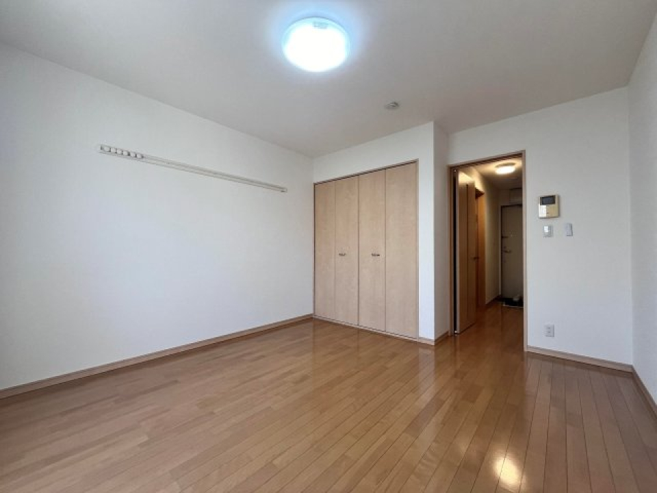 ハンガークローゼット付き。