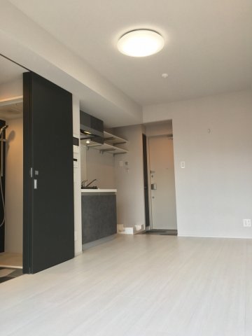 シンプルなデザインで落ち着いた雰囲気です。
※同間取り他部屋写真