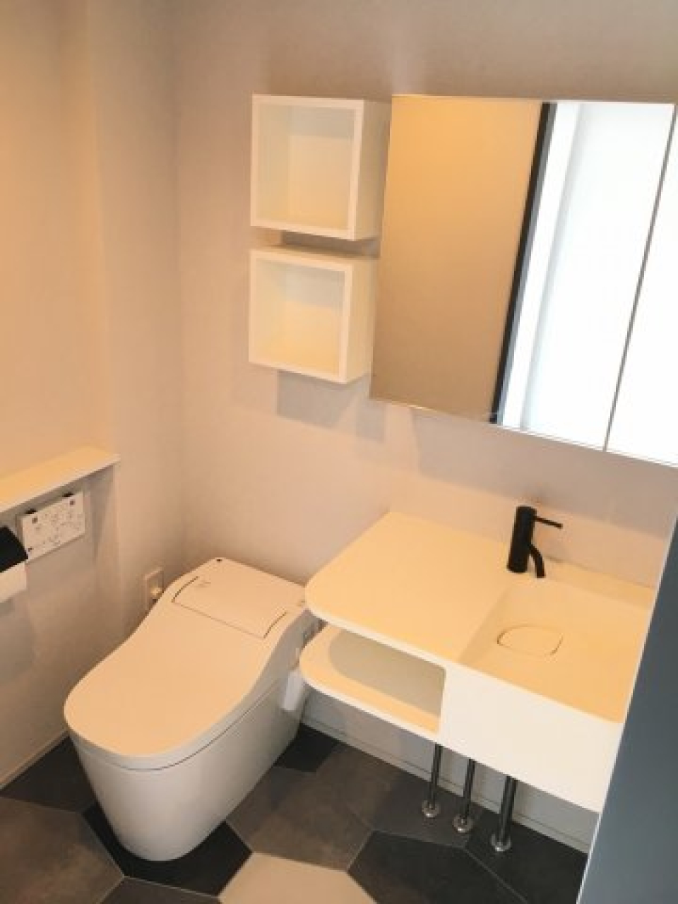 トイレ・独立洗面台
※同間取り他部屋写真