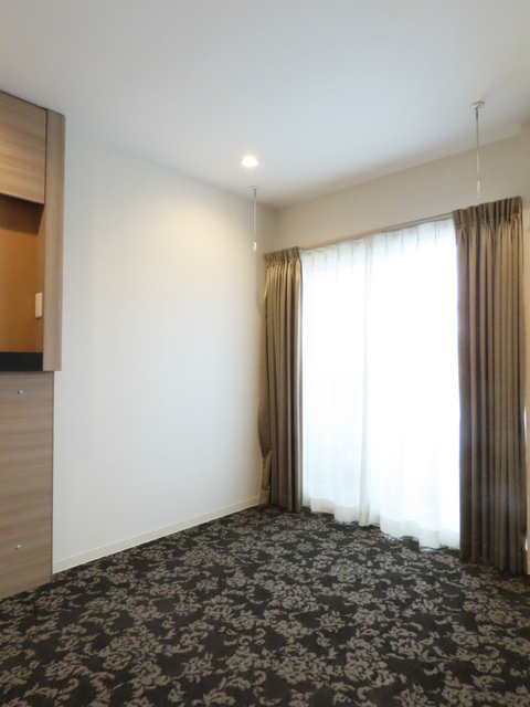 洋室は9帖あるので生活スペースとして充分な広さです。