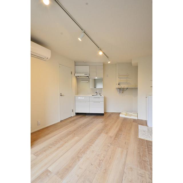 全体的に白を基調としており明るいです。