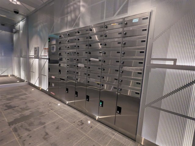 ポスト＆宅配BOXです。