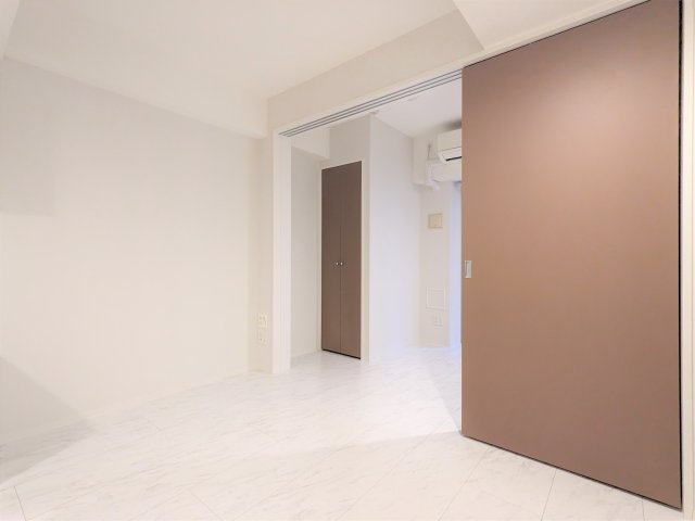 キッチンとベッドルームの間に1枚ドアがあるので、匂いうつりの対策も◎