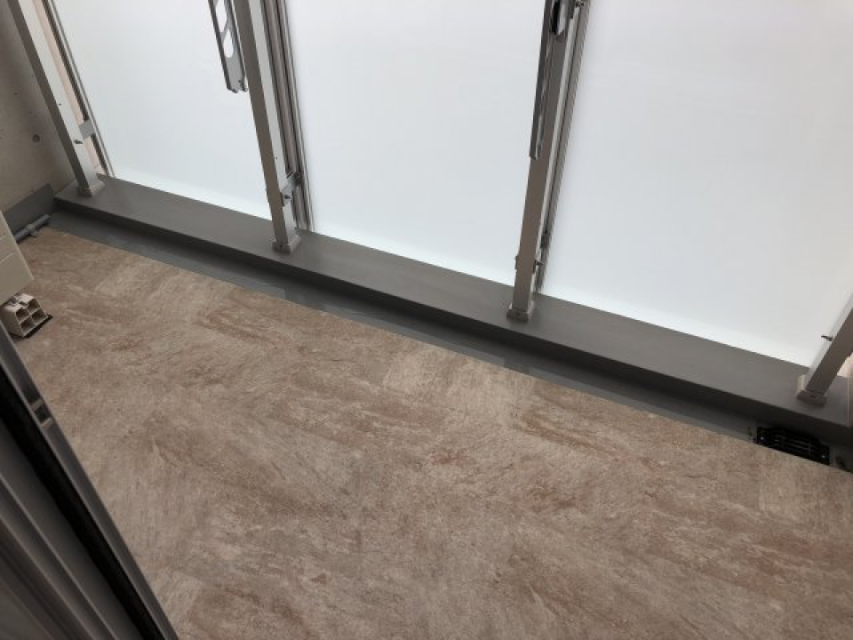 バルコニーの床材にもこだわっています。