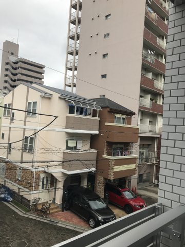 ベランダからの眺めです。