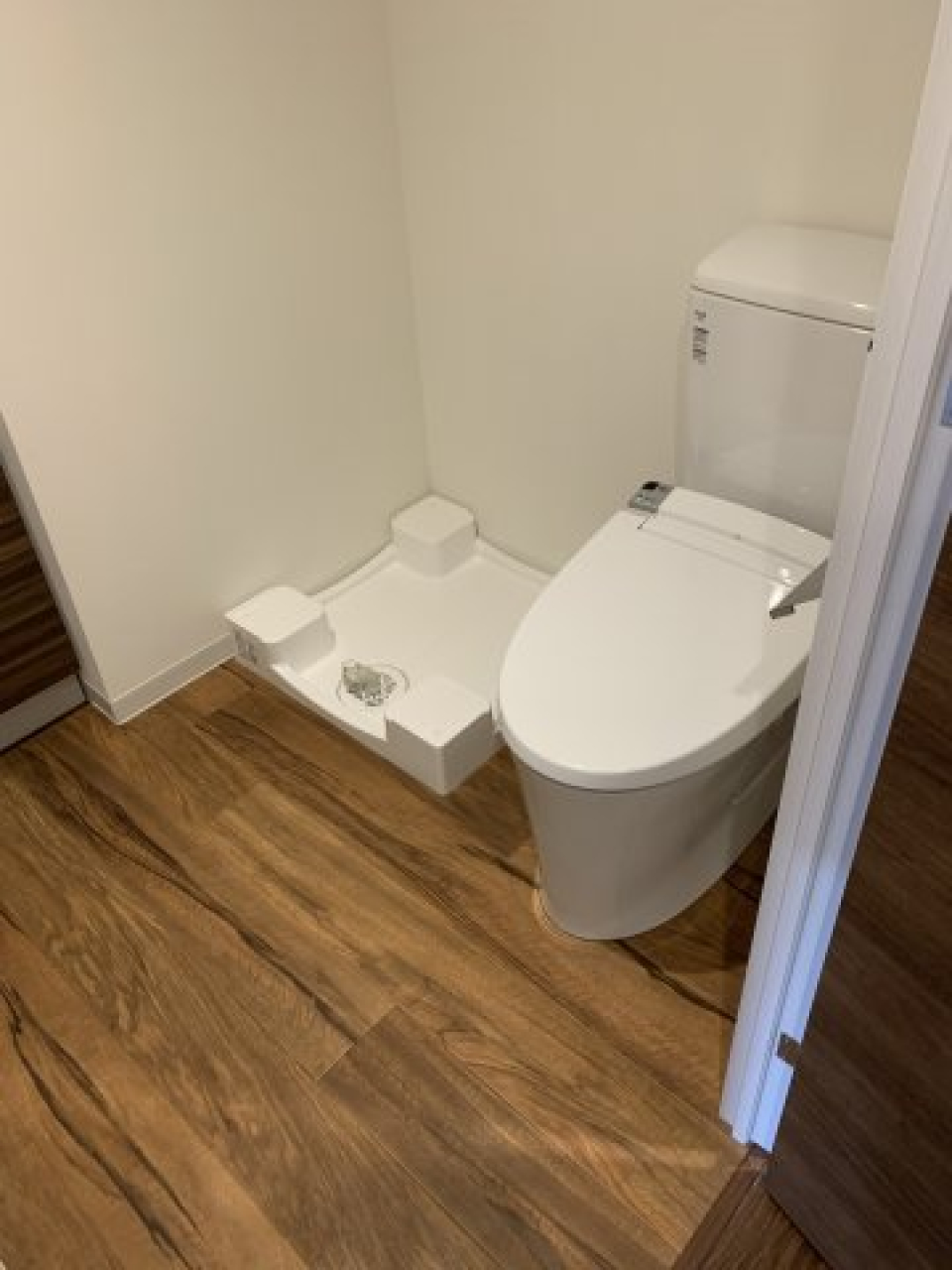 室内洗濯機置き場・トイレ