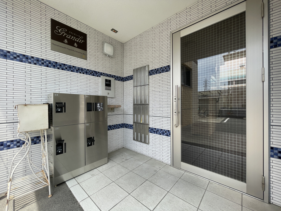 便利な宅配ボックスもあります。