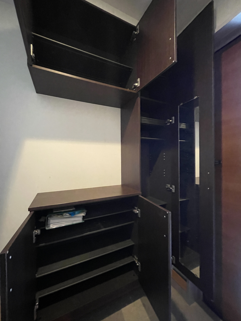 シューズクローゼットは鏡付き