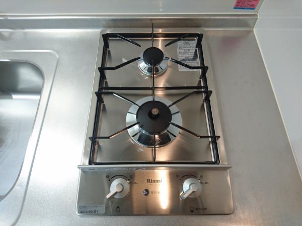 2口のガスコンロ付きです。