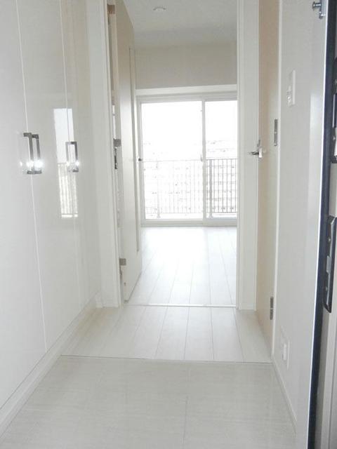 玄関
※写真は同タイプ住戸です。